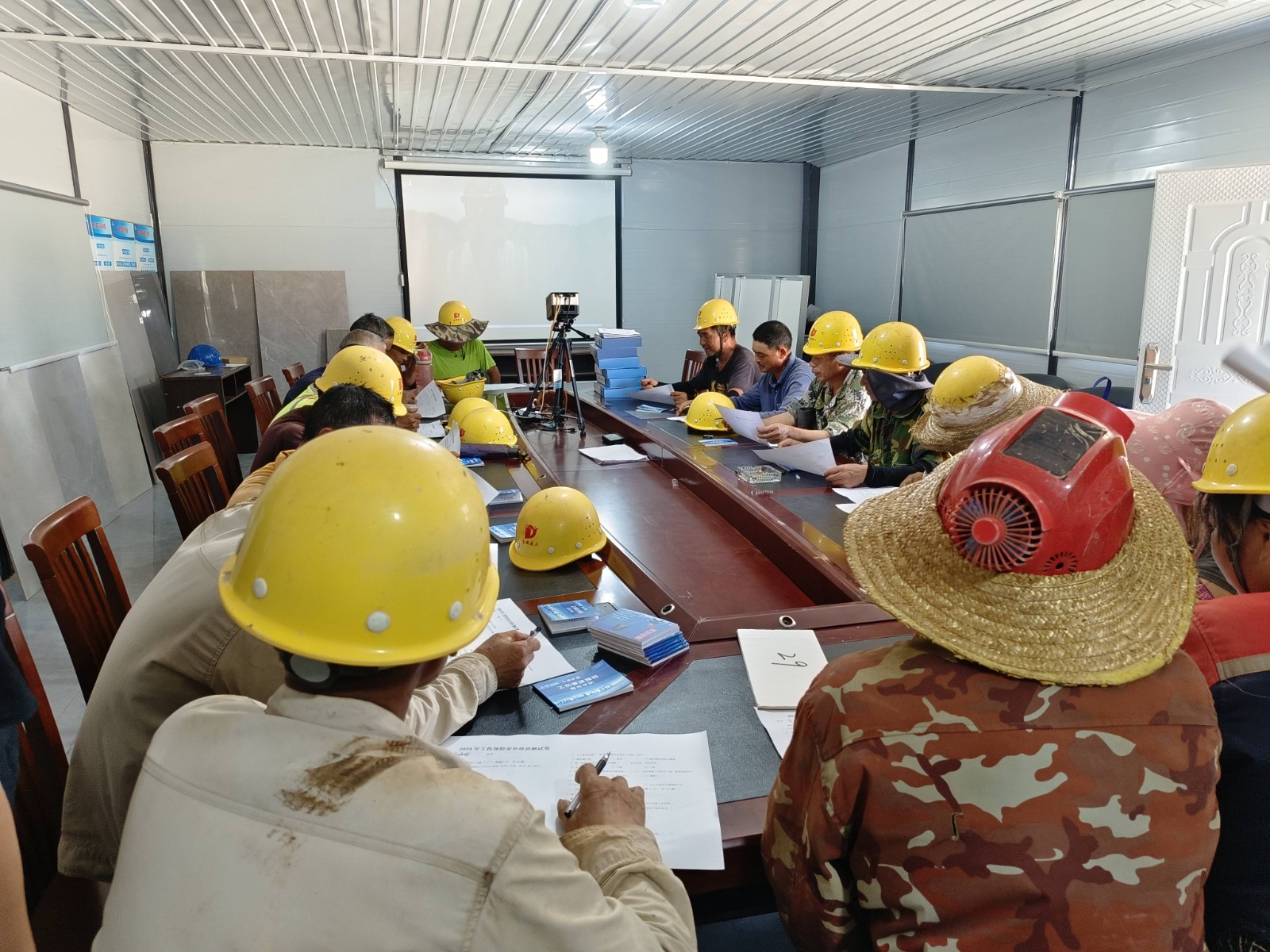 南平市質(zhì)量安全協(xié)會開展工傷預(yù)防系列宣傳活動，為安全生產(chǎn)保駕護航